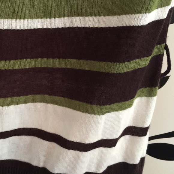 Turtle neck scoop sweater - Picture 2 of 4