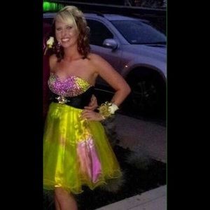 Riva Designs- Short Formal Dress