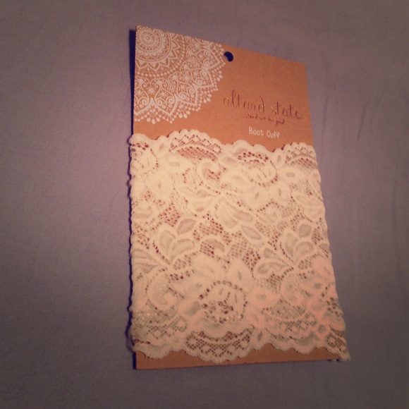 Sassy Stretch Lace Boot Cuff