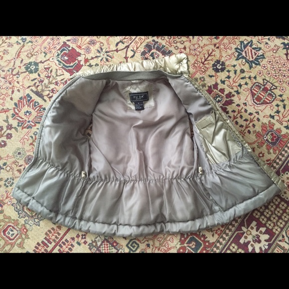 Vest - Picture 2 of 3