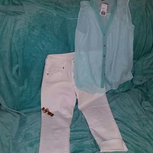 🌟SALE🌟Like new white capris!