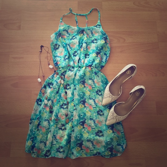 Soprano Dresses & Skirts - 🌷🌿Soprano Green Flower Dress🌿🌷