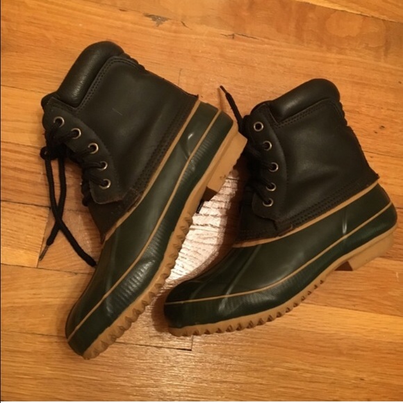 Duck boots