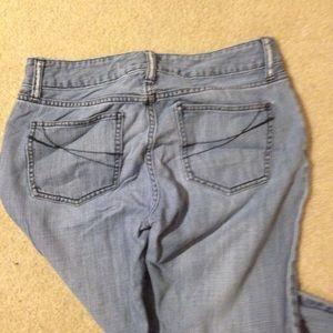 GAP CURVY LOW RISE JEANS