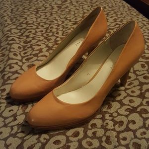 Nine West tan heels
