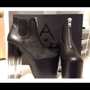 UNIF DAS BOOTS 5.5