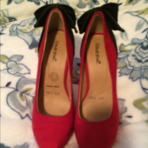 Pumps - Picture 2 of 3