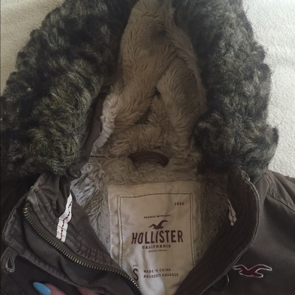 Hollister jacket - Picture 3 of 4