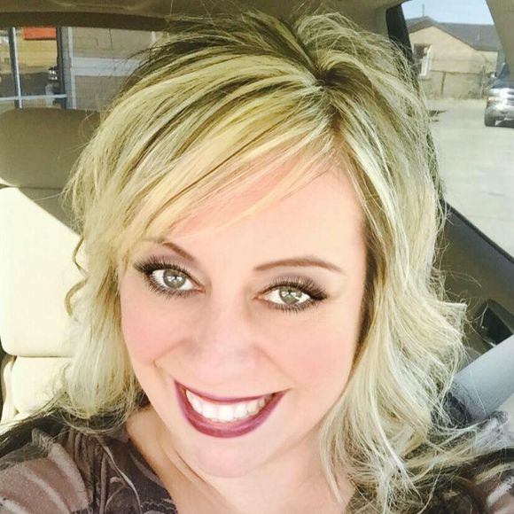 Meet your Posher, Angie