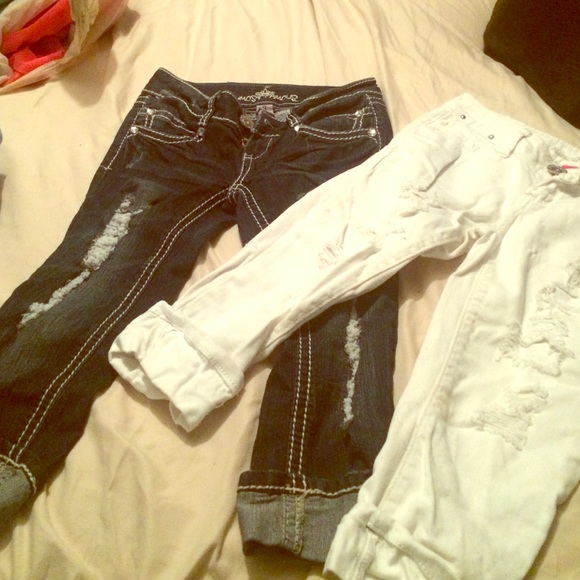 Save 10 bucks! Bundle Both pairs of capris size 3