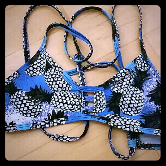 Jolyn tomcat top DON'T BUY, RESERVED