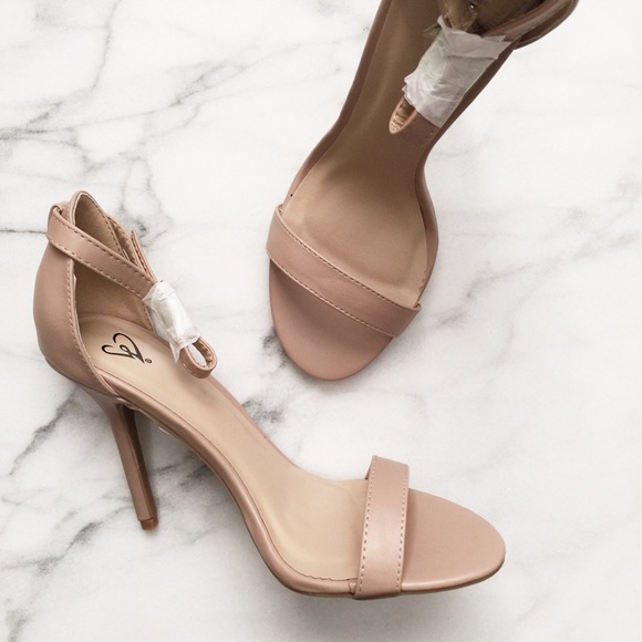 Shoes - Nudes Sandals with Ankle Strap