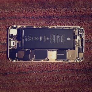 gold iPhone 6 has iPhone case