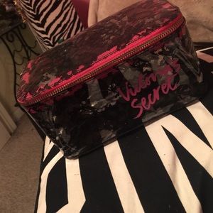 VICTORIA's SECRET make up bag