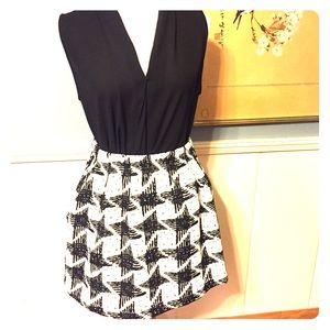 Lush Geometric Black &White Mini tennis skirt