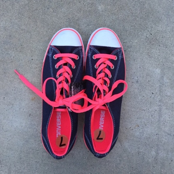 💘NWT Converse!💘