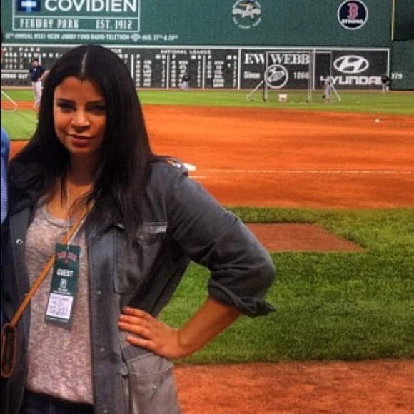 Meet your Posher, Laura