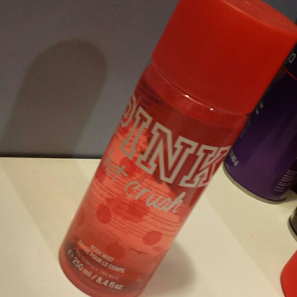 PINK hot crush perfume