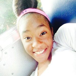 Meet your Posher, Zaneilia