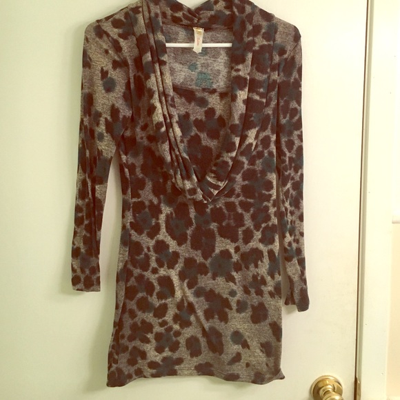 Teal/black leopard print short tunic shirt - Picture 1 of 1