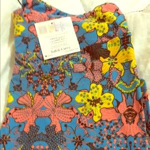 Tall and curvy Lularoe