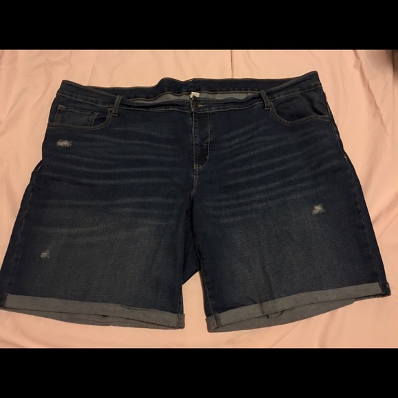 Old navy plus size jean shorts size 28