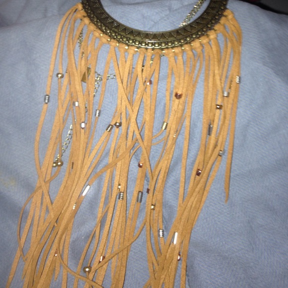 Fringe beaded necklace