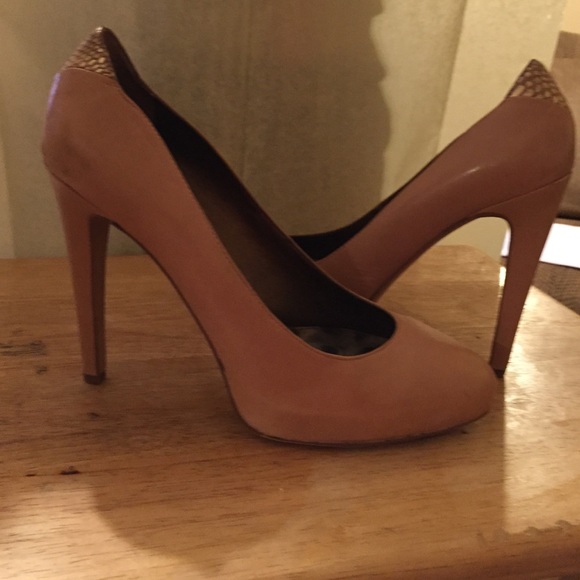 Great neutral heels