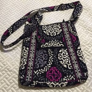 Vera Bradley crossbody purse. Used maybe once.