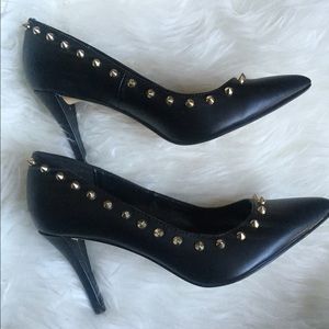 Kardashian Kollection Pumps