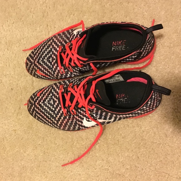 Nike runners (coral)