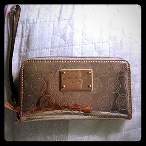 Michael kors wallet