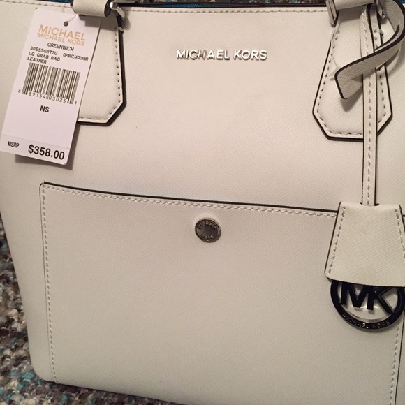 SOLD- Michael Kors Greenwich Satchel - Picture 4 of 4