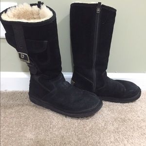 Black cargo Ugg boots
