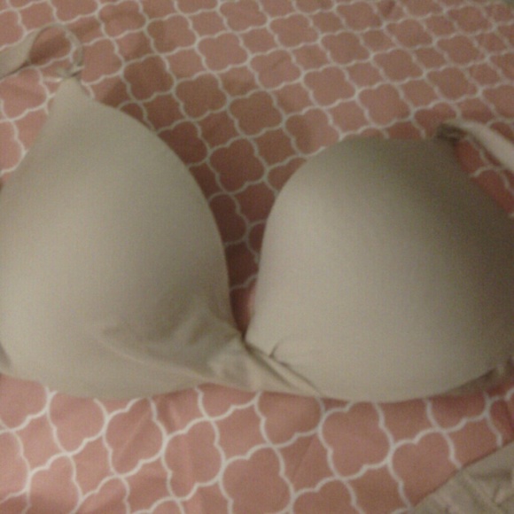 Victorias secret plunge bra beige - Picture 1 of 1