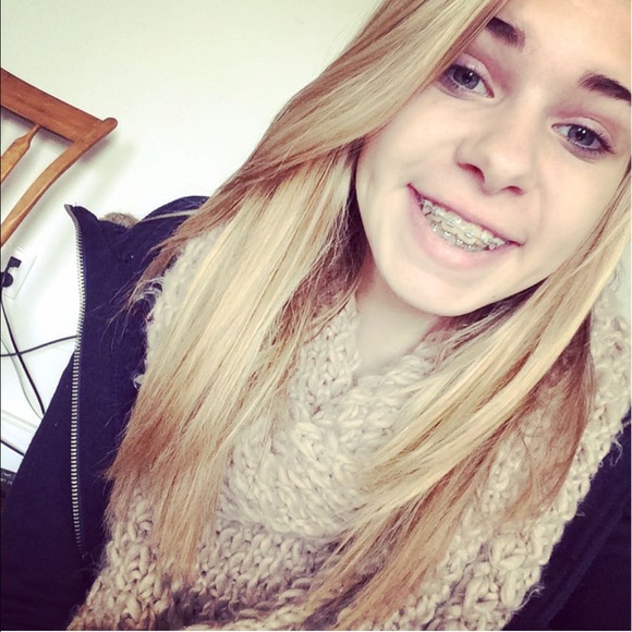 Meet your Posher, Alexis - Picture 3 of 4