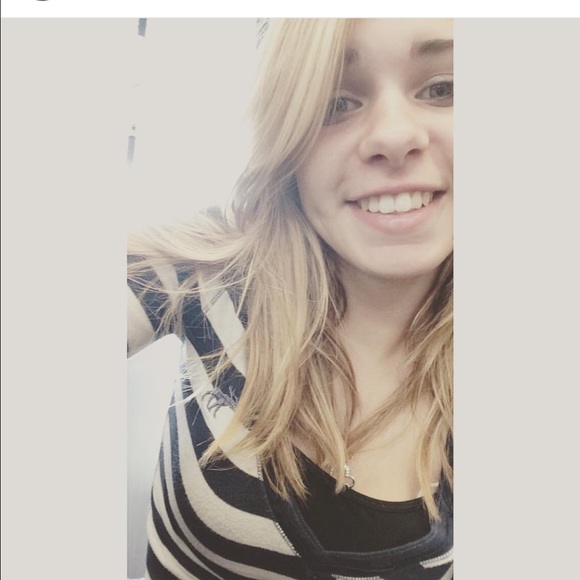 Meet your Posher, Alexis - Picture 4 of 4