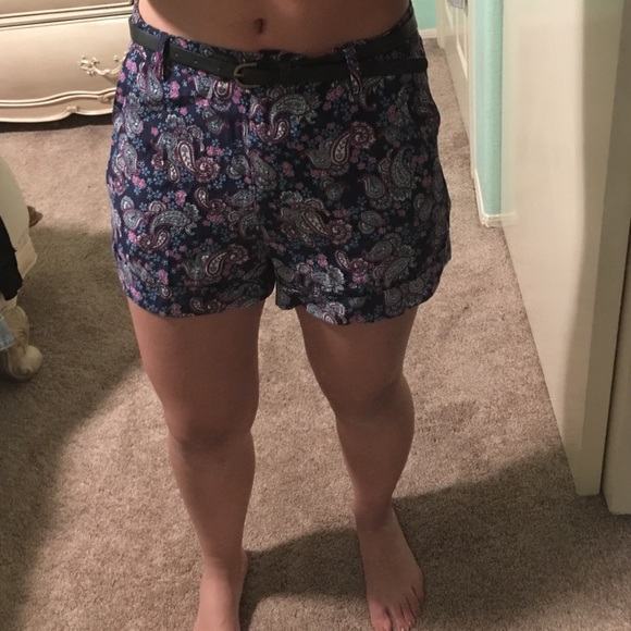 Printed shorts with belt