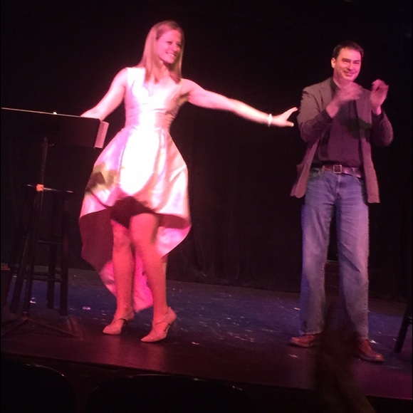 Addicted to dresses. Allergic to clutter. - Picture 4 of 4