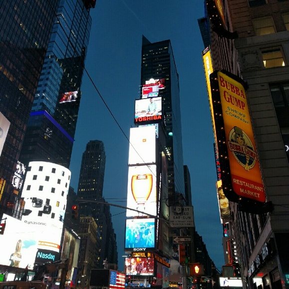 Meet your Posher, Kat - Picture 3 of 4