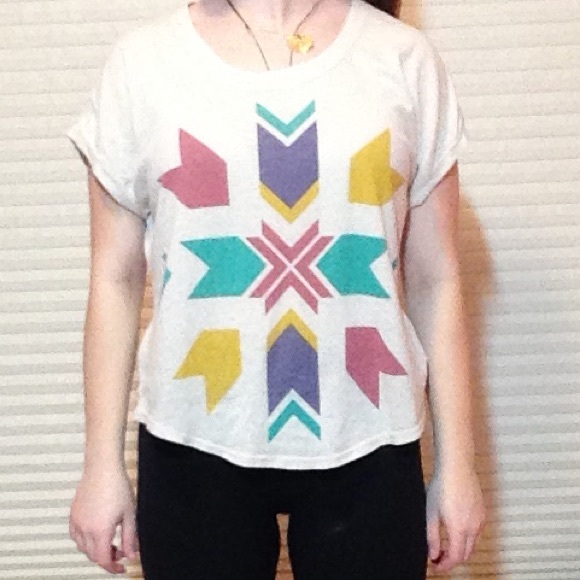 Aztec Print Top - Picture 2 of 2