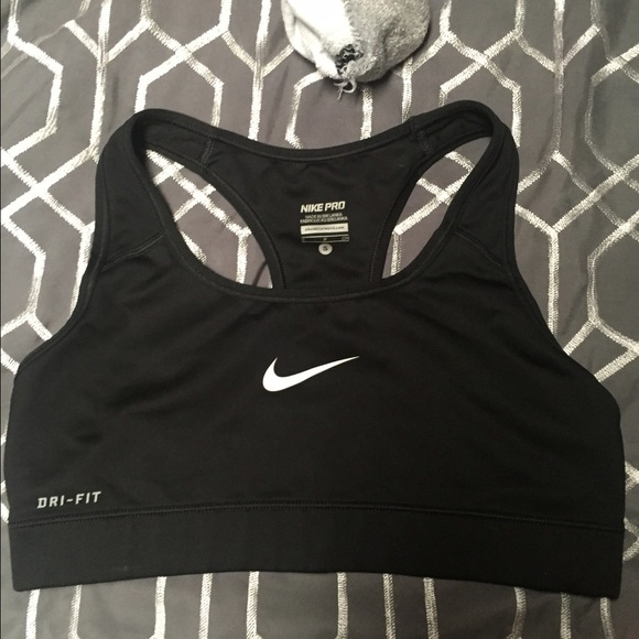 Black sports bra