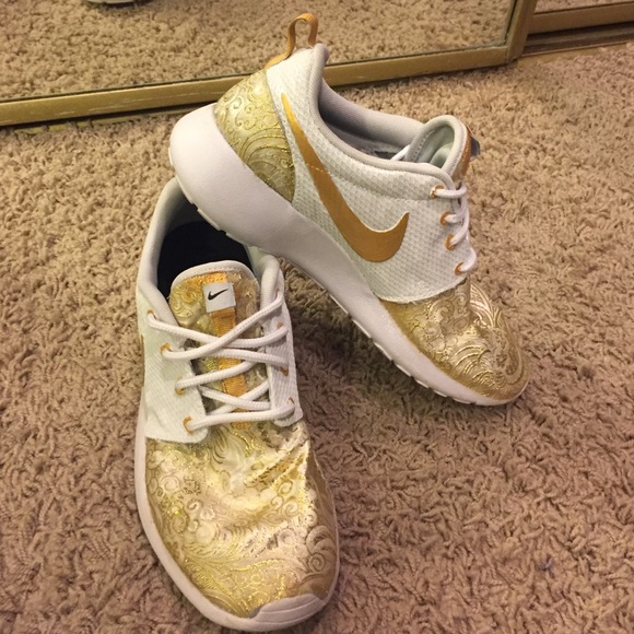Nike roshe custom