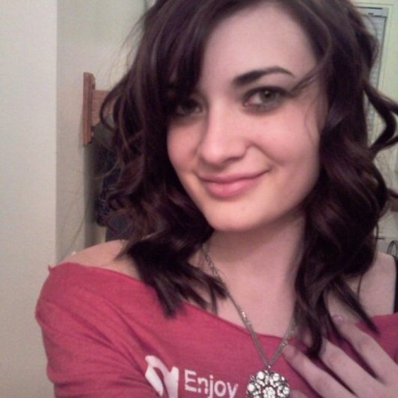 Meet your Posher, Emily