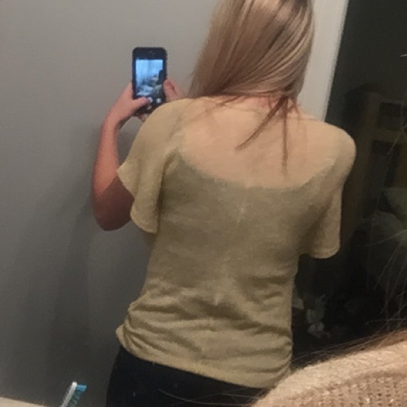 Gold Blouse - Picture 2 of 4