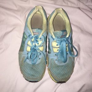 Nike "dual fusion ST2"