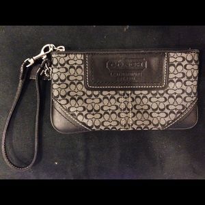 FLASH SALE ‼️ Authentic Coach wristlet