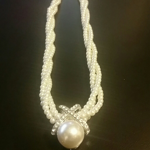 NEW Pearl Necklace