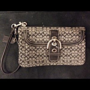 FLASH SALE ‼️Authentic Coach Wristlet