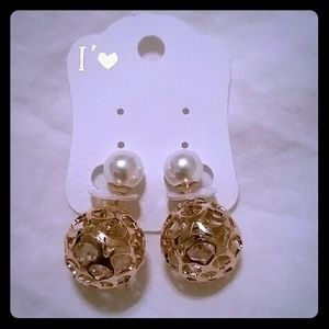 Earrings with double studs